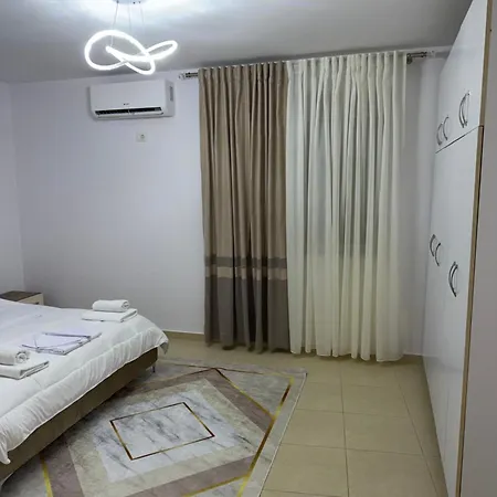 Prestige Lakeview Apartmán Tirana