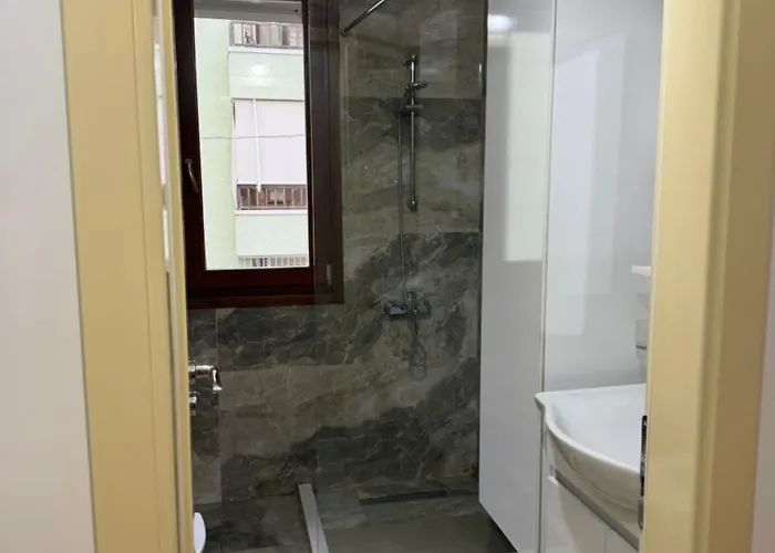 Prestige Lakeview Apartmán Tirana