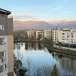 Prestige Lakeview *