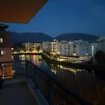 Prestige Lakeview Apartment *
