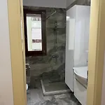 Prestige Lakeview Apartment Tirana