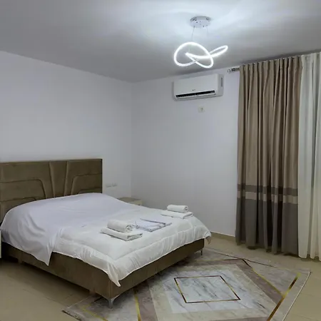 Prestige Lakeview * تيرانا