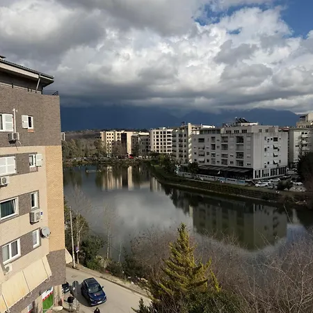 Prestige Lakeview 公寓 地拉那