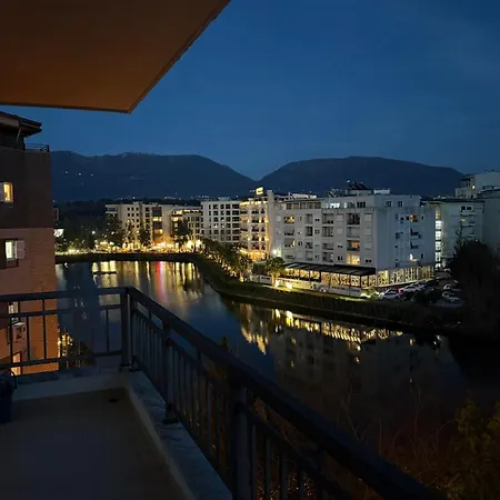Prestige Lakeview 公寓 *