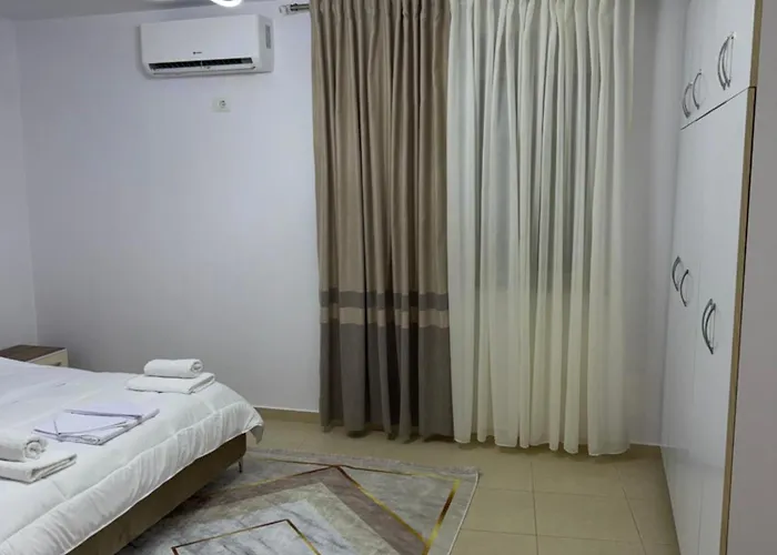 Prestige Lakeview شقة تيرانا